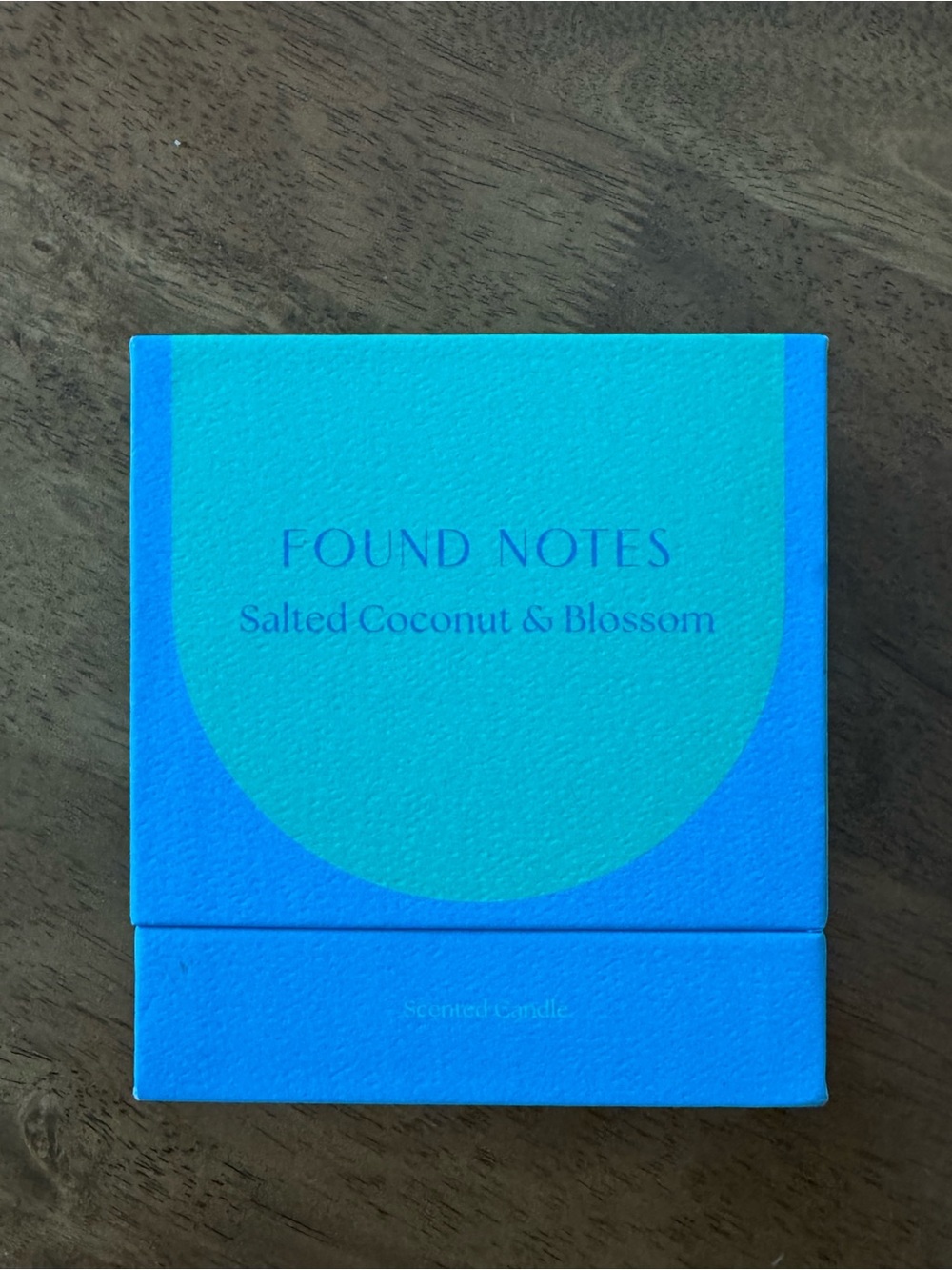Found Notes Fresh Salted Coconut & Blossom Boxed Glass Candle - Picture 3 of 8